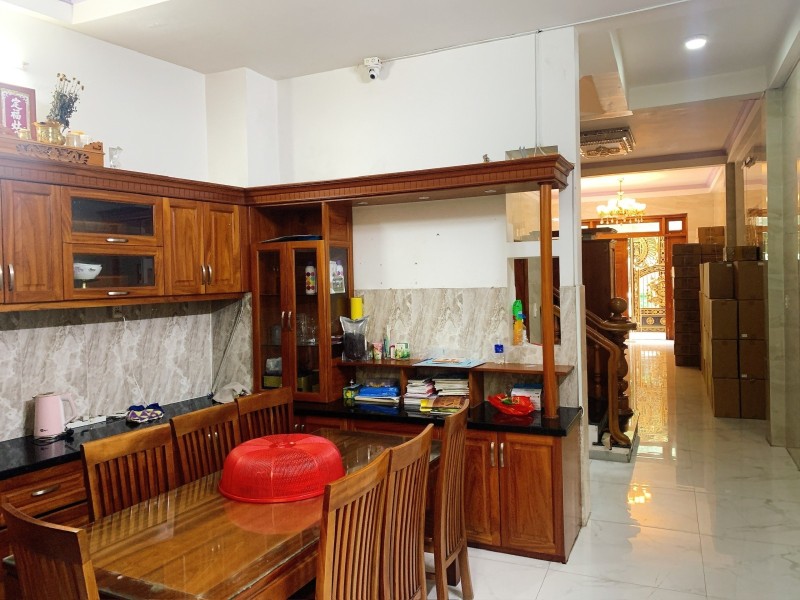 Bán nhà Đường 28, Bình Trưng Đông, Q.2 - 90m2, 4 tầng, 5PN, Sổ Hồng - Giá 9.1 tỷ.