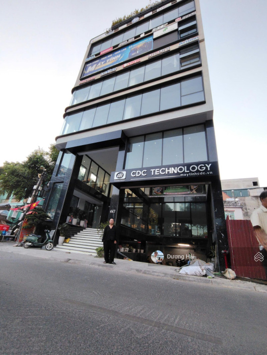 Bán nhà phố Nguyễn Khánh Toàn - Cầu Giấy - 180m 10 Tầng - Ô Tô Tránh Thông KDVP Dòng tiền 3 tỷ/N