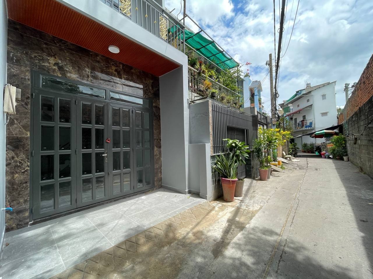 Bán nhà Đường Âu Cơ, Tân Phú - 63.3m2 - 4 PN - Hẻm 5m xe hơi vào nhà