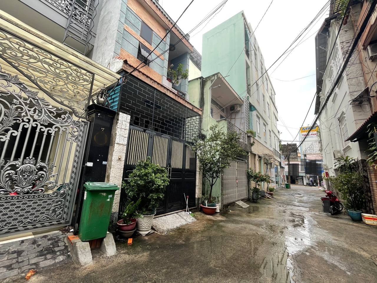 Bán nhà 80m2 (4 x 20)m - 3 tầng - Hẻm xe tải 5m Đường Tân Quý - Tân Phú