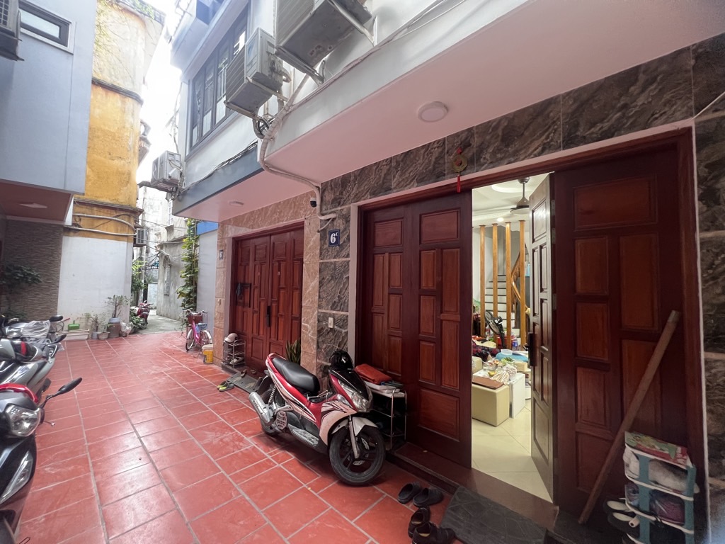 Bán Nhà Ngõ 59 Ngô Gia Tự, Long Biên 33m2, 5T giá 6,85 tỷ (ô tô đỗ cách 15m, cam kết chuẩn)