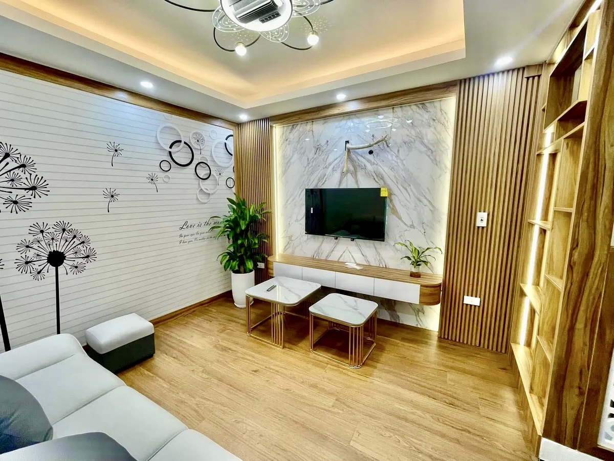 Bán nhà 4 tầng ô tô đỗ cửa Thịnh Liệt – Gần Giải Phóng, nội thất xịn – Giá 8.9 tỷ!