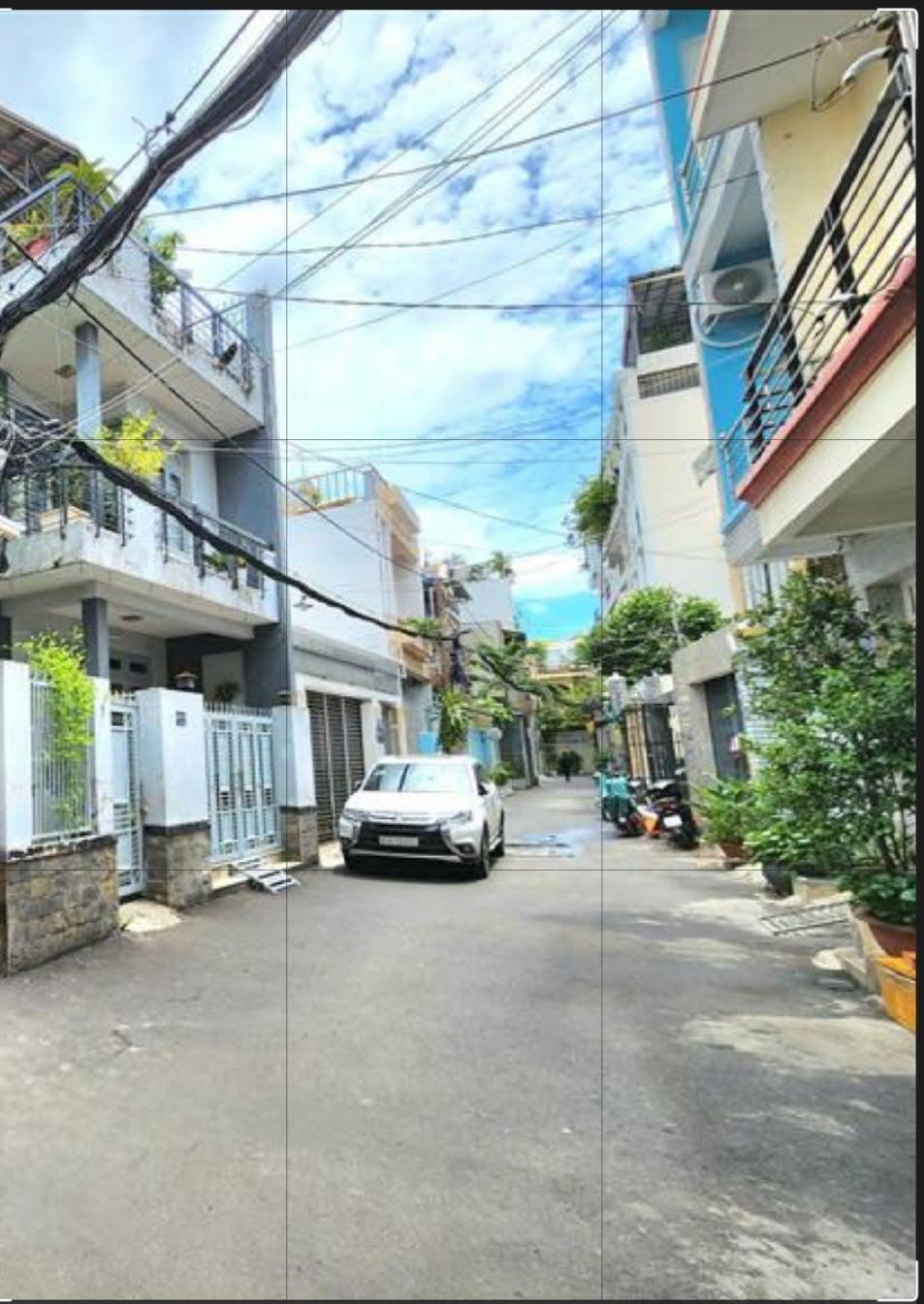 Bán nhà C4 Quang Trung Gò Vấp 122m² chỉ 10.45 tỷ - Hẻm xe hơi 6M, tiện xây mới