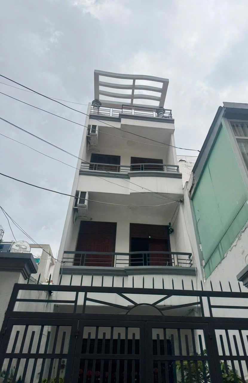 **Bán nhà hxh Cách Mạng Tháng 8** p4 Tân Bình (4,5*13) 4 tầng -9,5 tỷ