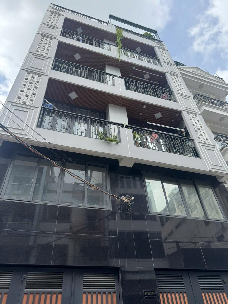 **Bán nhà HXH Cách Mạng Tháng 8** p4 Tân Bình; 4,5 x 13; 4 tầng, 9,5 tỷ