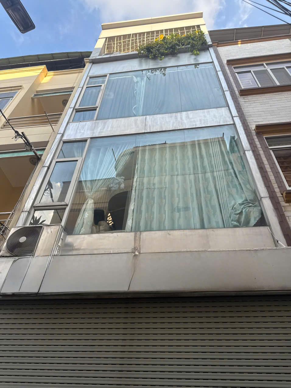 **Bán nhà hxh Văn Chung** phường 13 Tân Bình (4,5*25) nhỉnh 13 tỷ