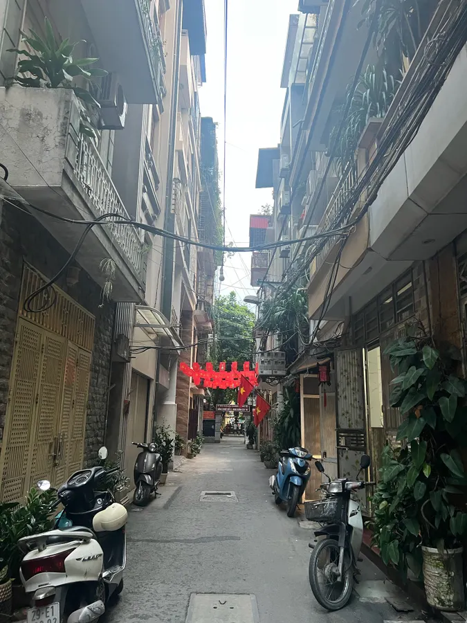 Bán Nhà Nguyễn Văn Trỗi. Thanh Xuân. Ô Tô. DT 103m2. MT 4,3m. 3 Tầng. Giá 19,9 Tỷ.