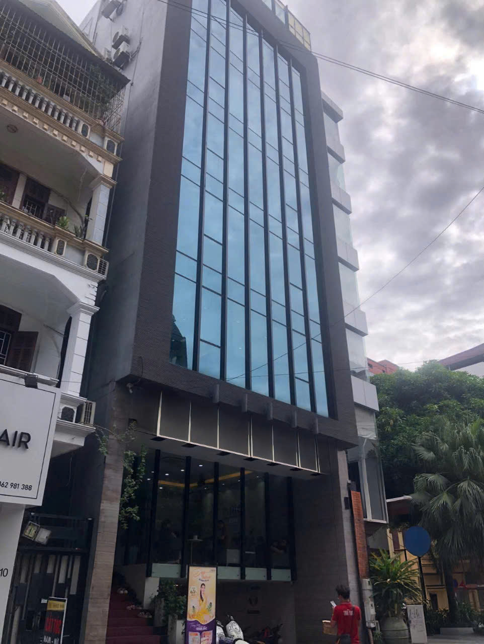 CHO THUÊ NHÀ PHỐ VŨ PHẠM HÀM CẦU GIẤY HÀ NỘI Diện tích : 160m2 x 7 tầng