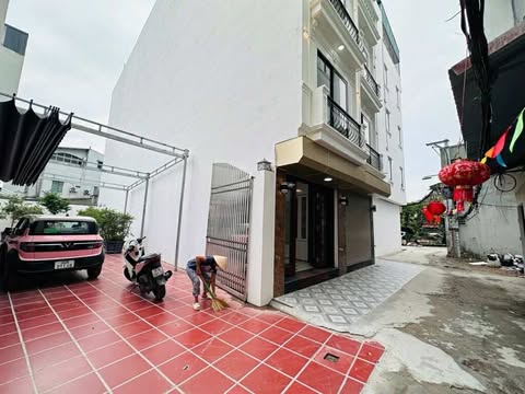 NHÀ MỚI KÍNH KONG - OTO ĐỖ CỬA - SÂN CHƠI RỘNG THOÁNG