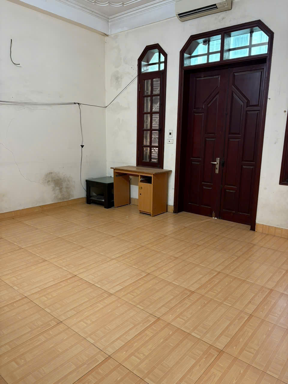 Cho thuê nhà nguyên căn ngõ Hoàng Đạo Thành, 60m2 x 4 tầng, 4 ngủ, 3 wc, 18 triệu