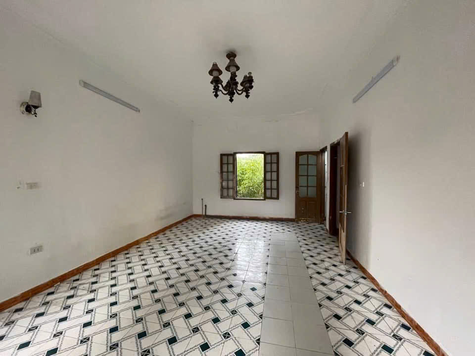 Cho thuê nhà nguyên căn ở ngõ 4 Lương Yên, 45m2, 4 tầng thông rộng. 9 triệu