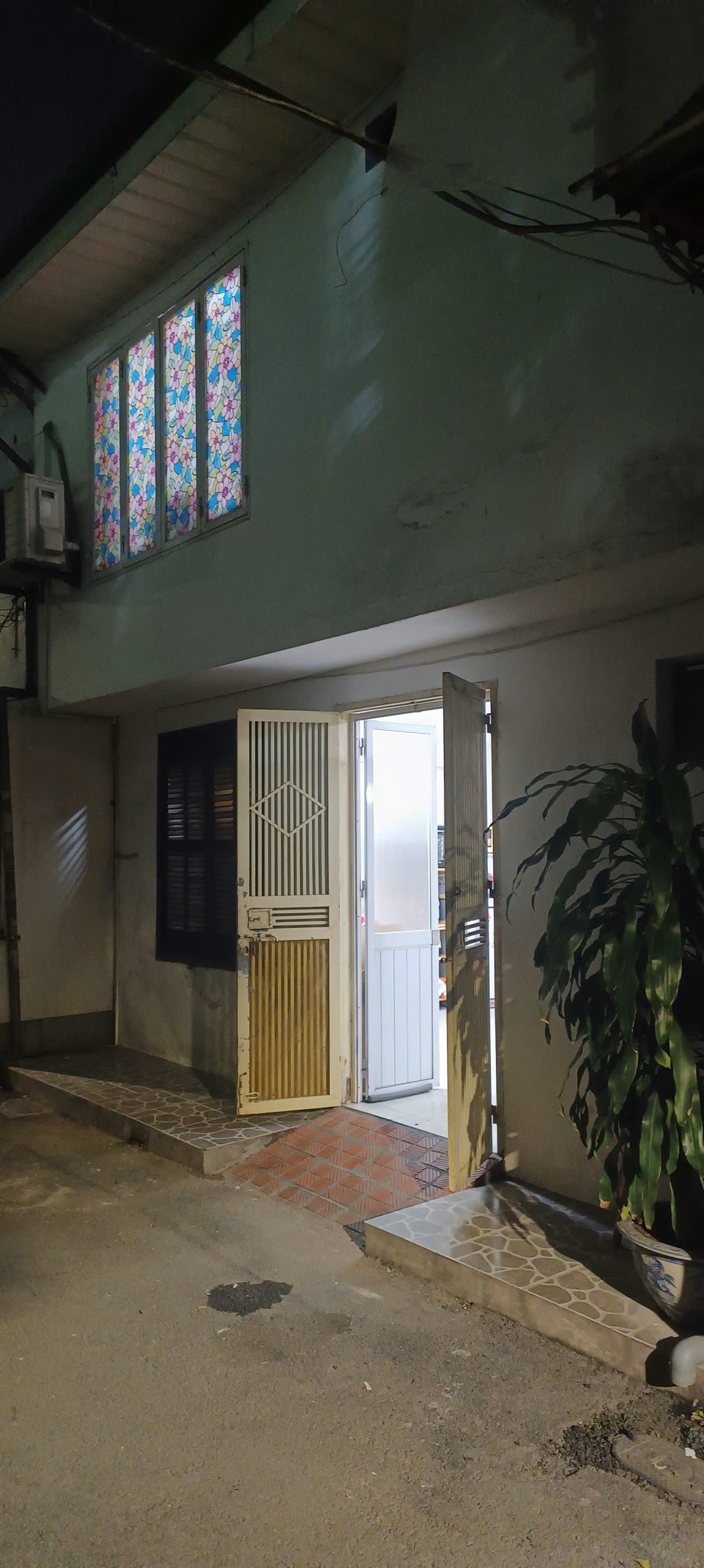 Cho thuê nhà Nguyên Căn ngõ 4 Phương Mai, 20m2 x 2 tầng - 1pnkk 7,5 triệu/tháng.