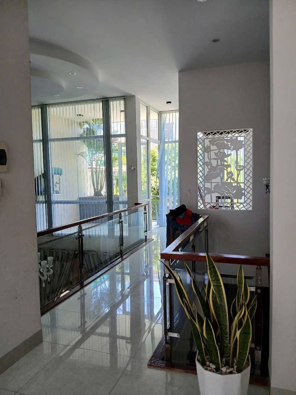 Biệt thự sân vườn gần biển 158m², gara ô tô, giá 9.8 tỷ Nội dung bài đăng: