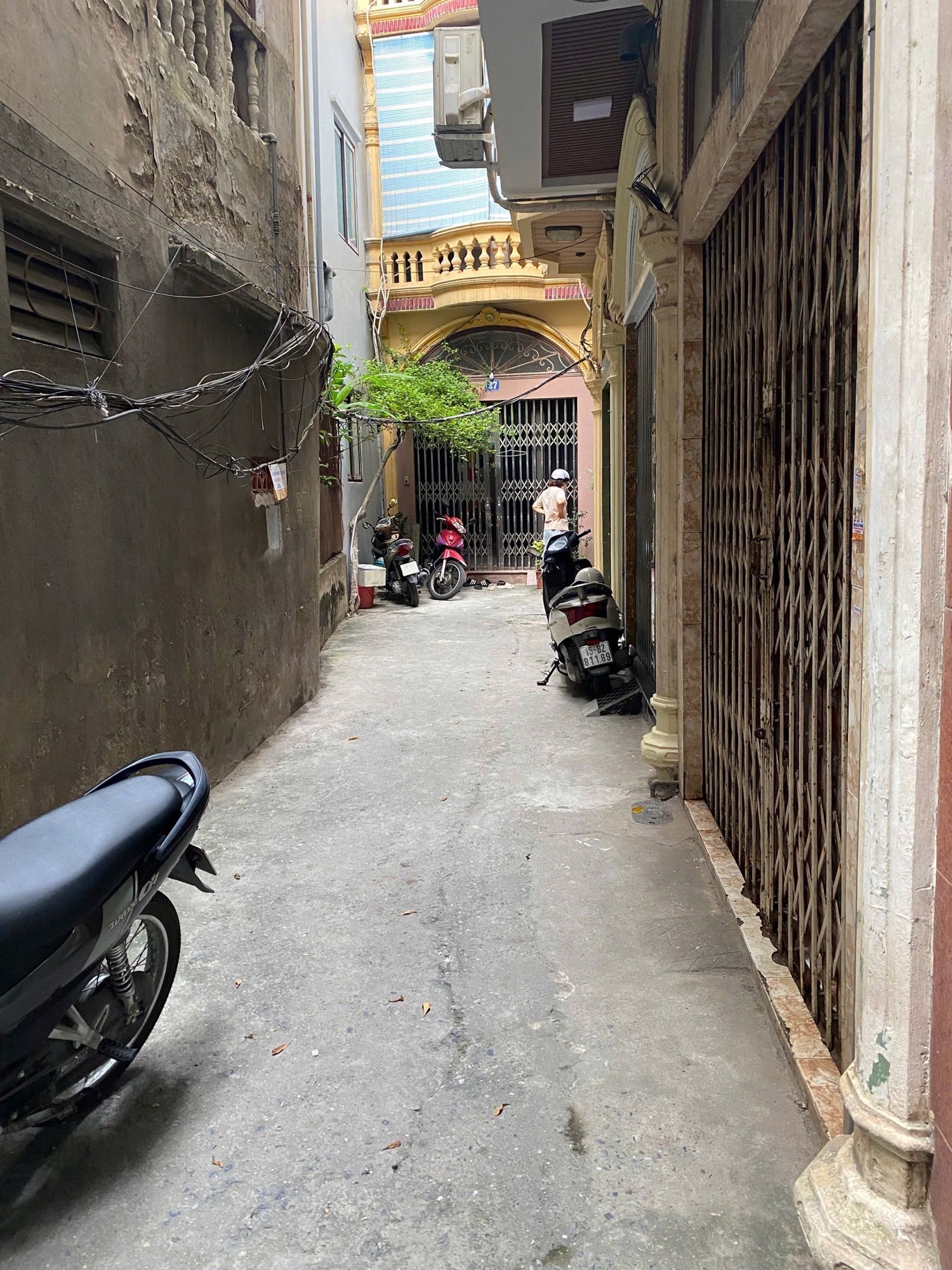 Bán Nhà Đê La Thành nhỏ 31m2. 4 tầng. mặt tiền 3.2m. giá 7.5 Tỷ Đống Đa Hà Nội