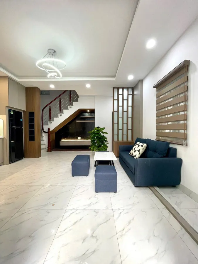Bán Nhà Ngõ Thống Nhất 28/33m2. 5 tầng. mặt tiền 5.5m. giá 8.6 tỷ Hai Bà Trưng Hà Nội