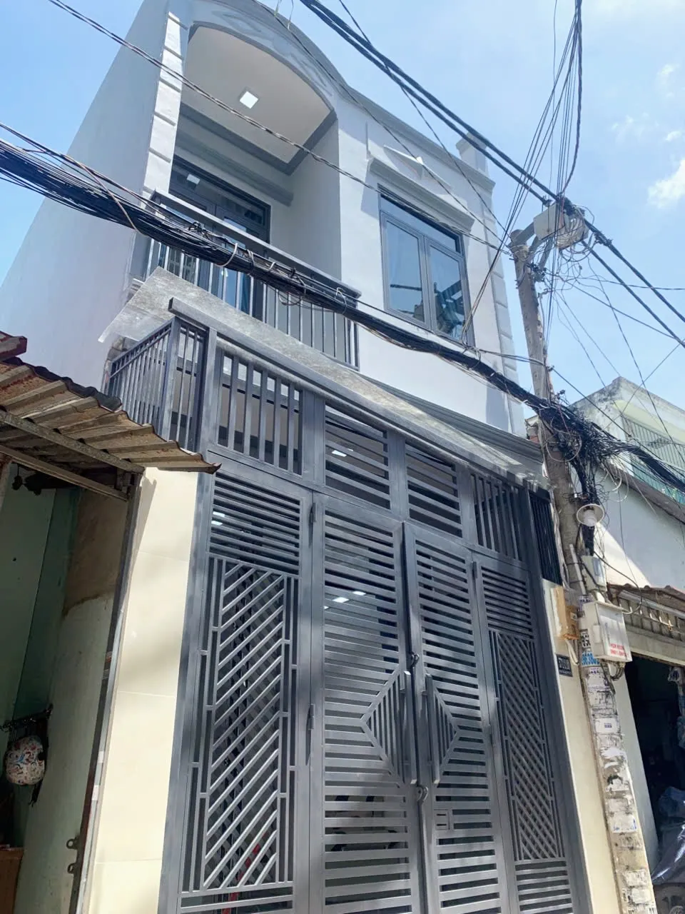 NHÀ MỚI ĐẸP Ở NGAY - SÁT ĐƯỜNG - HẺM TRƯỚC NHÀ 4M- NGANG 4M, - KHU VIP CHỢ PHẠM VĂN BẠCH TÂN BÌNH, GIÁ 4,75 TỶ