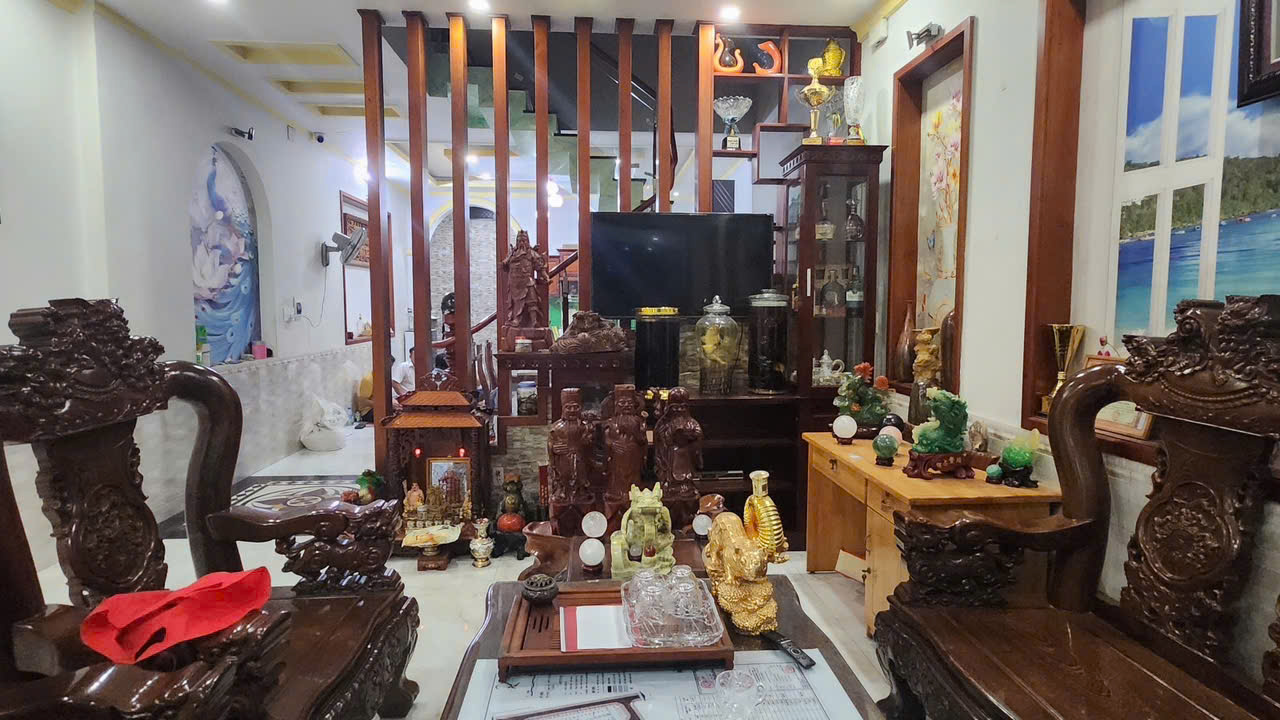 MẶT TIỀN KINH DOANH ĐỈNH - NHÀ 5 TẦNG CÓ HẦM - VỊ TRÍ ĐẮC ĐỊA - 122M2(5X25M) - TP DĨ AN - KẾ THỦ ĐỨC CHỈ 10.8 TỶ TL