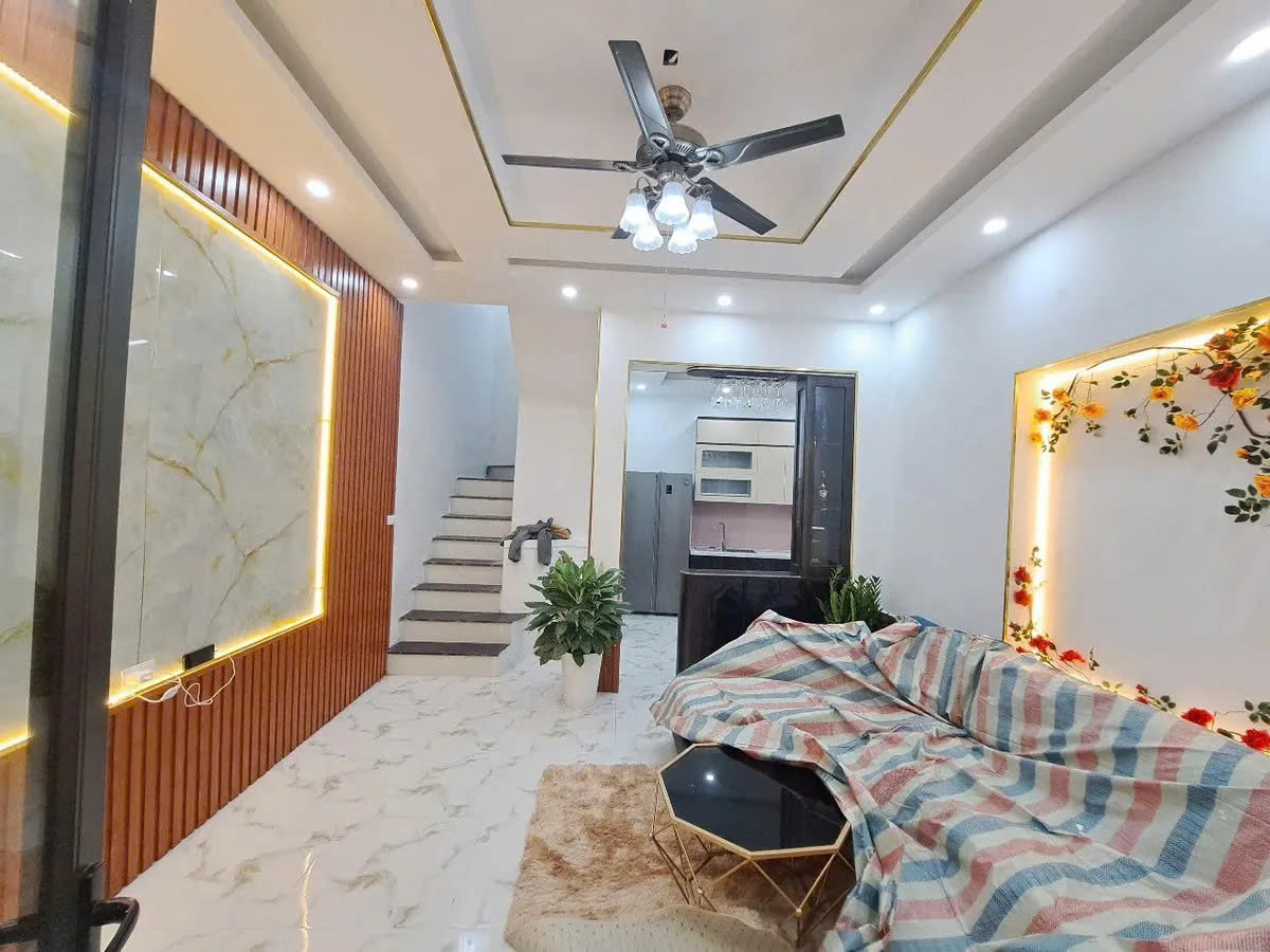 Bán nhà phố Kim Ngưu chỉ 7.5 tỷ 46m2, 4 tầng đẹp ở ngay mặt tền 4.1m hiếm Hai Bà Trưng