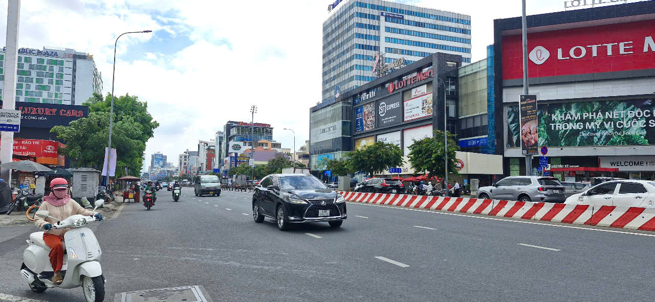 Tân Bình, Bán gấp nhà 470m², ngang 20m, gần Ga T3, Etown, Lotte Mart Tân Bình, Sổ Hồng Riêng.
