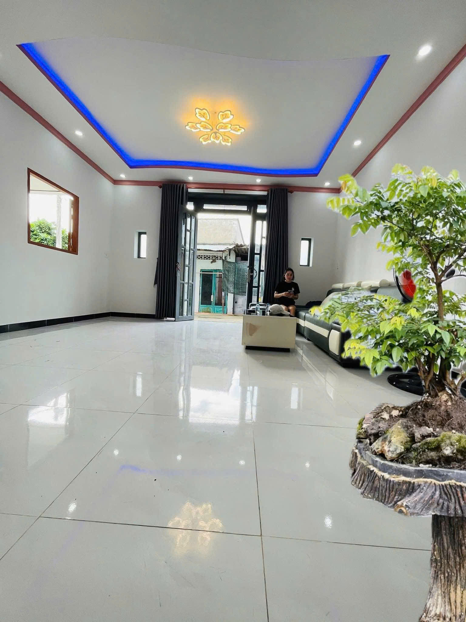 Nhà 1T1L SR,TC, đường oto, sân oto, gần chợ Thanh Hoá – TD chỉ 2 tỷ 390