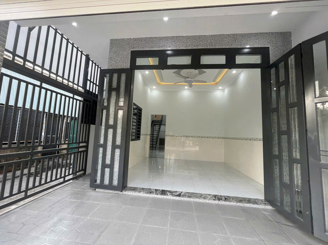 Nhà góc 2 MT đẹp, gần trường Trấn Biên, đường nhựa 6m thông chỉ 3,5 tỷ