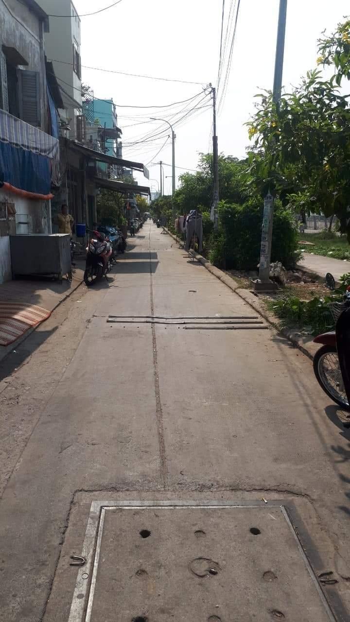 Bán nhà ngay chợ Xóm Củi 5x20, dòng tiền 33tr/ tháng, giáp Quận 5 chỉ 7 tỷ 2