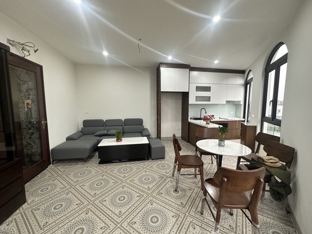 BÁN NHÀ ĐẸP NGỌC THUỴ - THANG MÁY- FULL NỘI THẤT- NHỈNH 10 TỶ(TL)