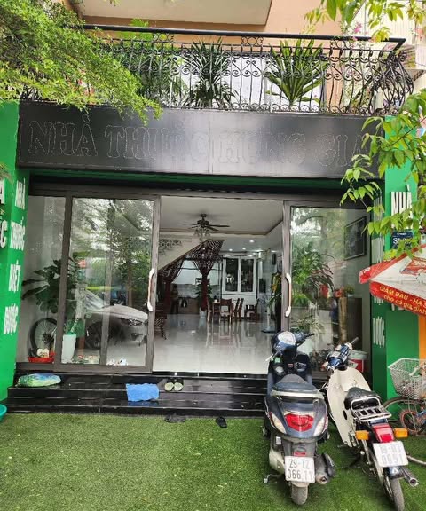 PHÂN LÔ, VỈA HÈ 2 BÊN, 2 THOÁNG VĨNH VIỄN TRƯỚC SAU - ĐƯỜNG CÓ LÀN CHO DỪNG ĐỖ Ô TÔ - KINH DOANH ĐỈNH - THOÁNG SÁNG,