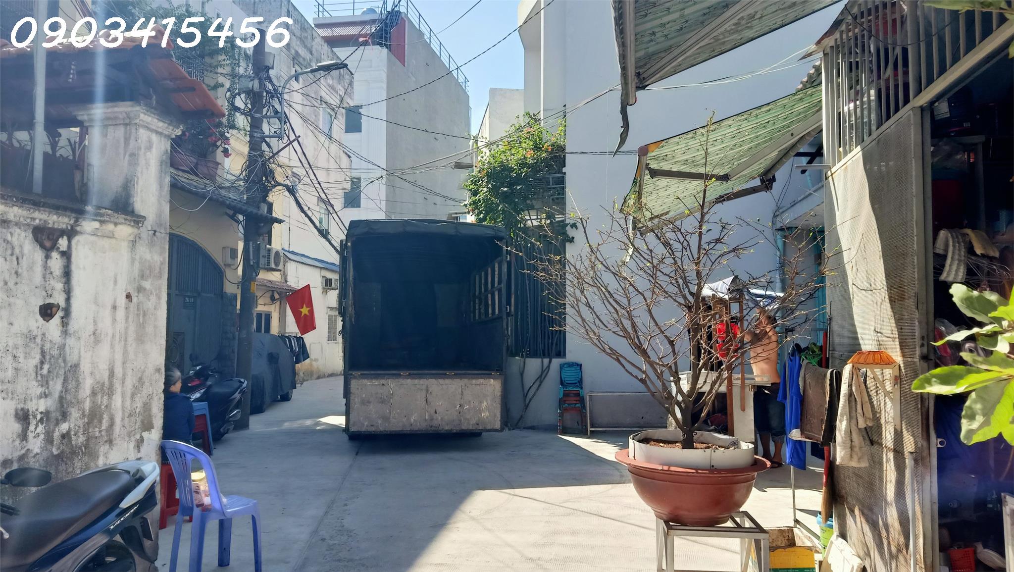 BÁN ĐẤT TẶNG NHÀ C4 74.1m2 NGANG 4.62m HXT ĐẬU CỬA TSN, TP