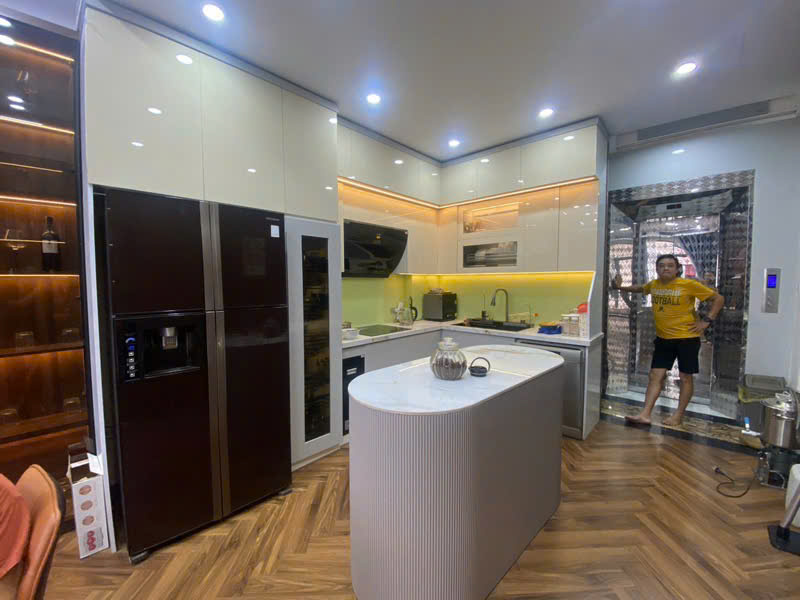 Bán Nhà đẹp Ngọc Thuỵ Long Biên Dân Xây -50m 5 tầng - oto tránh - Kinh doanh- nhỉnh 11 tỷ TL)