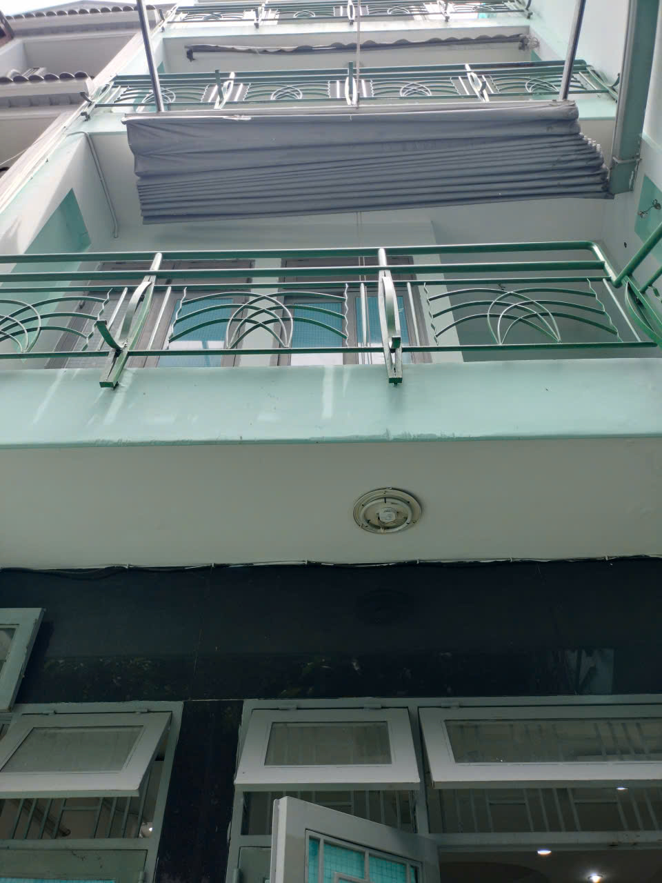 Bán nhà 4 tầng, diện tích rộng (5,2m x 17m)~111m² ,Tô Hiến Thành, Quận 10