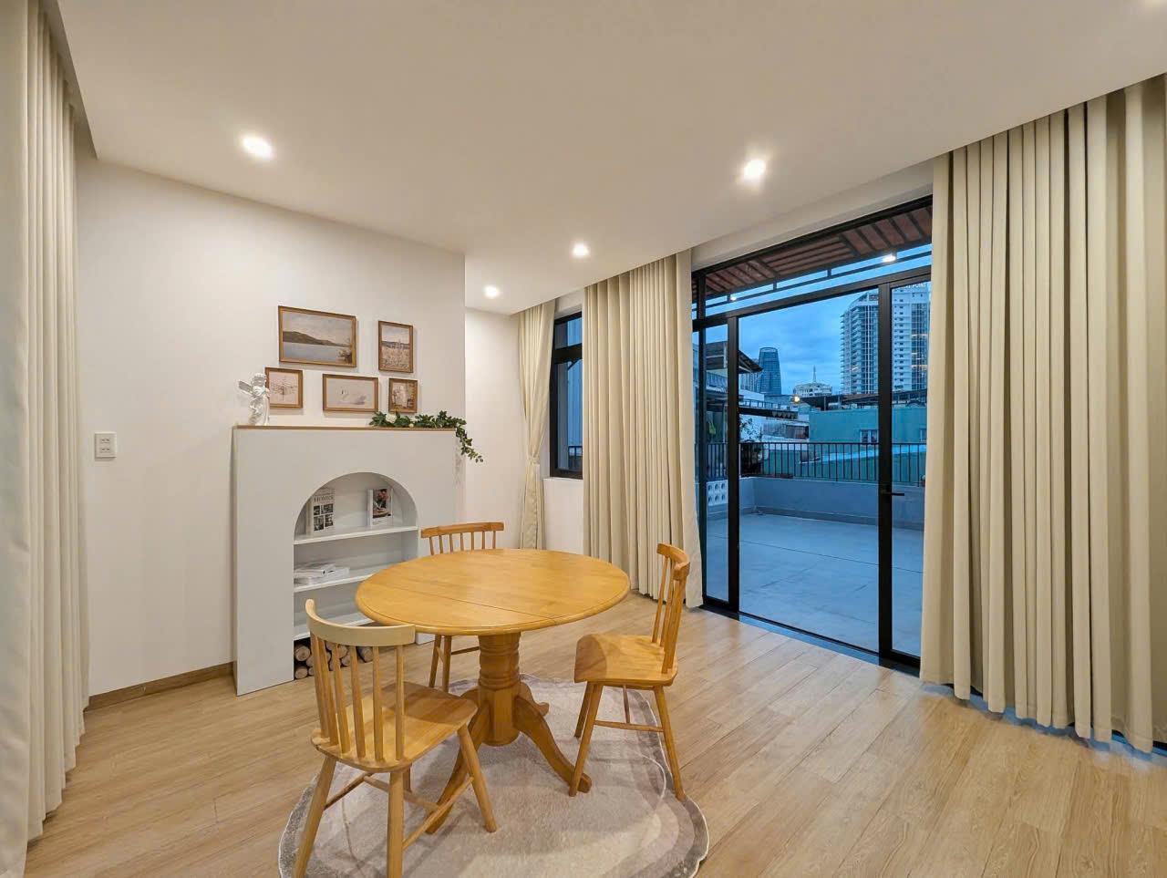 Bán nhà mặt phố An Dương Vương, Mỹ An, Ngũ Hành Sơn, Đà Nẵng. DT 100m2, 7 tầng, 14 phòng, sổ đỏ, 25 tỷ. LH: 0932514255