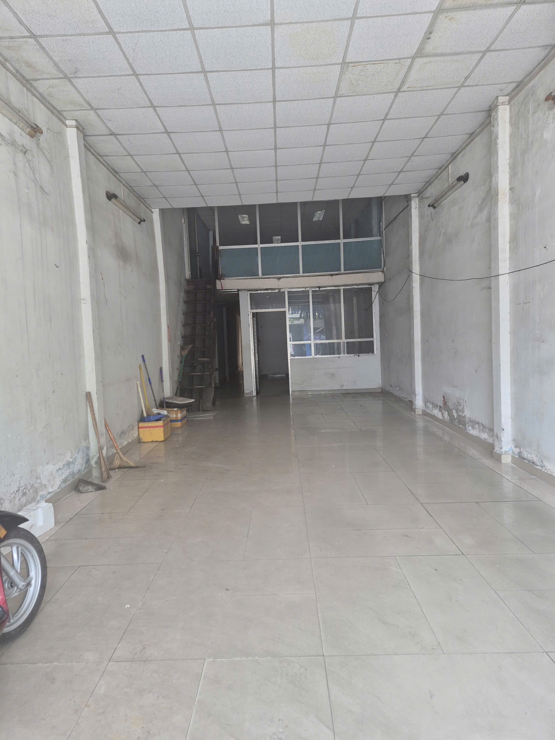 Bán nhà cấp 4, DT(4.8m x 43m) ~174 m2, mặt iền đường Bình Long, Bình Tân