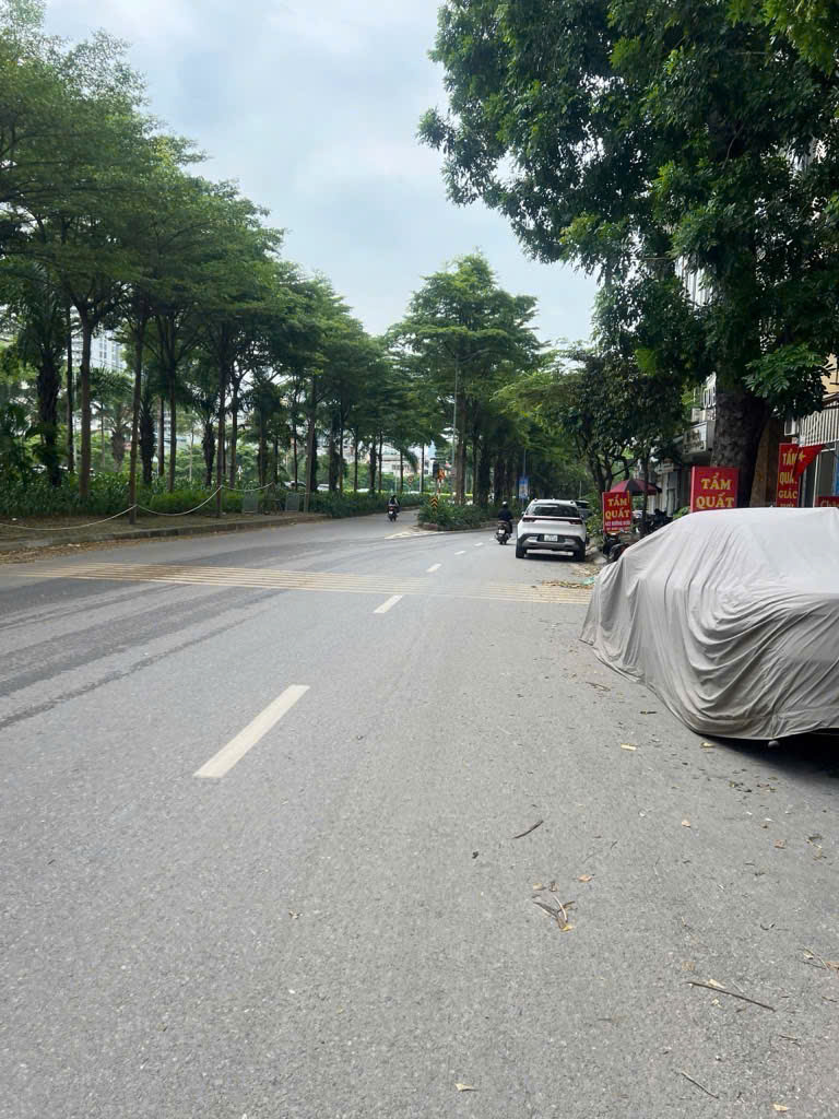 Hót Đất đường Bưởi, 31m, tặng nhà 2 tầng, Tây hồ view thoáng, oto đỗ cửa, hiếm.