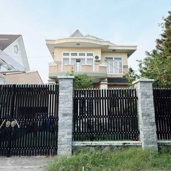 BÁN CĂN BIỆT THỰ SÂN VƯỜN (26X27) ĐƯỜNG THÔNG TÂN XUÂN, HÓC MÔN