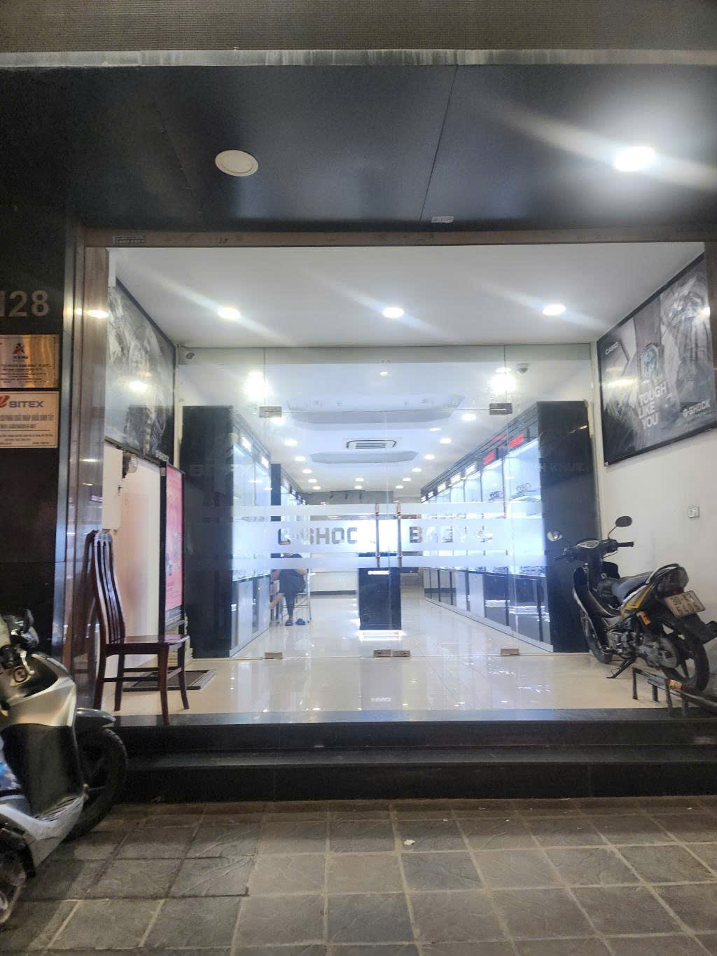 Bán nhà Phùng Chí Kiên 56m2, 5T, MT 4.3m, phân lô, ôto tránh, 15.8 tỷ