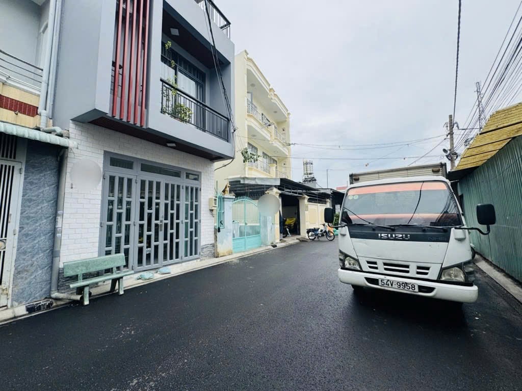 NHÀ ĐẸP – GIÁ TỐT - CHÍNH CHỦ CẦN BÁN CĂN NHÀ 3 TẦNG TẠI Phường Phú Thạnh, Quận Tân Phú, TPHCM