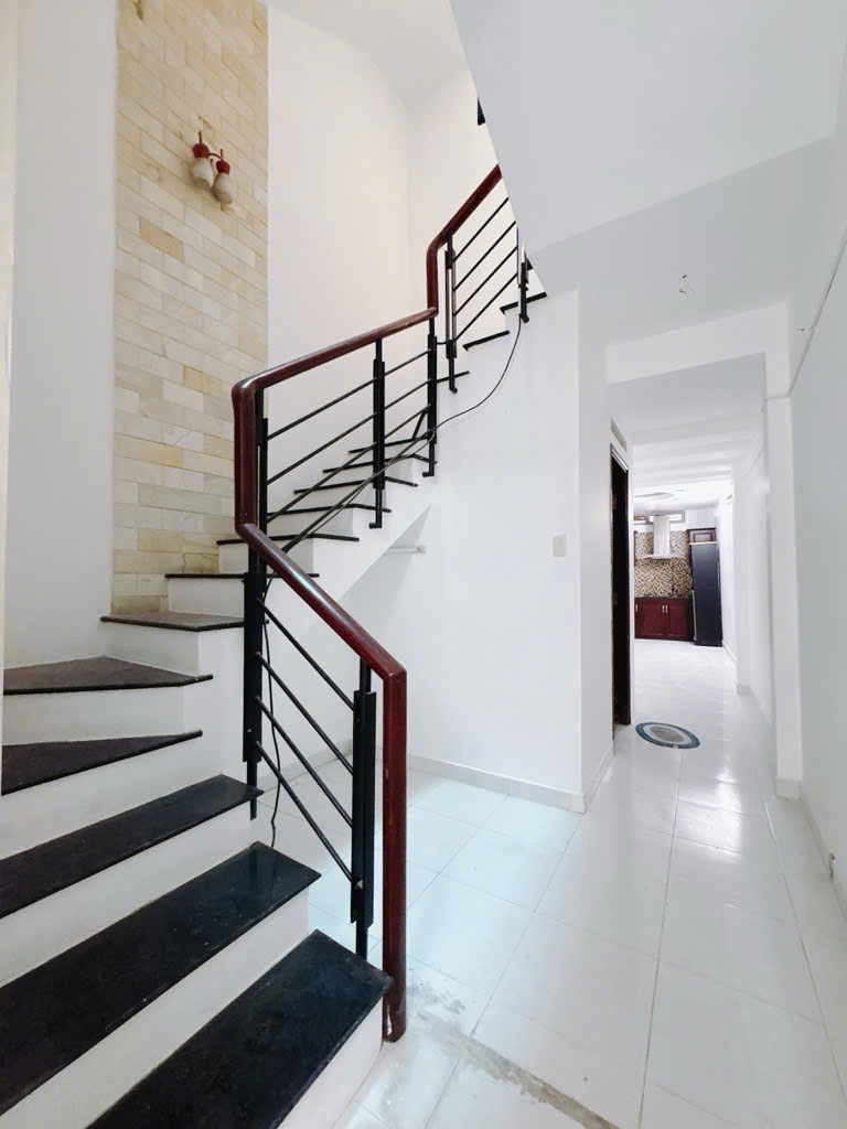 CĂN HỘ DỊCH VỤ CÓ 6 TỶ TRUNG TÂM Q4