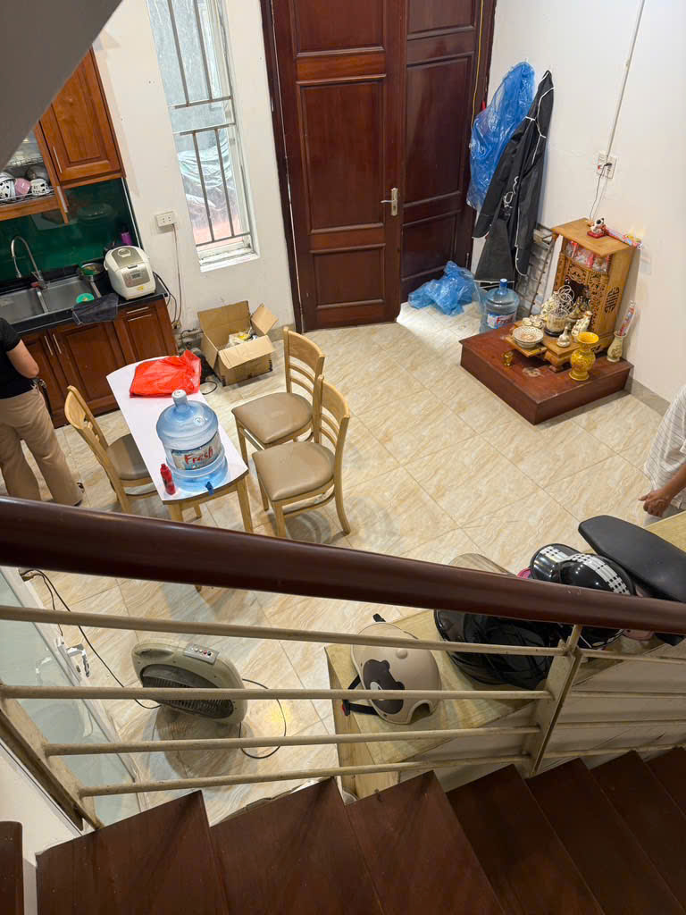 Bán nhà Nguyễn Đình Hoàn 69m2, MT 5.9m, ngõ ôto, đất đẹp, 17.6 tỷ