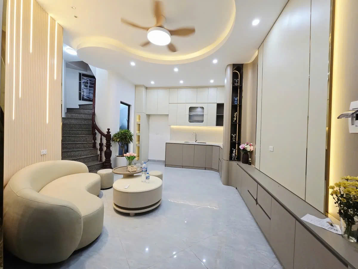 Bán nhà đẹp phố Linh Quang, Đống Đa 36m2x5T Mt:5m, ngõ thông kinh doanh 20m ô tô tránh.