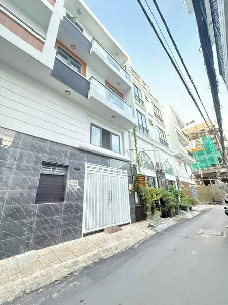 8.3 TỶ - NHÀ HẺM OTO NƠ TRANG LONG 39M2 4 TẦNG