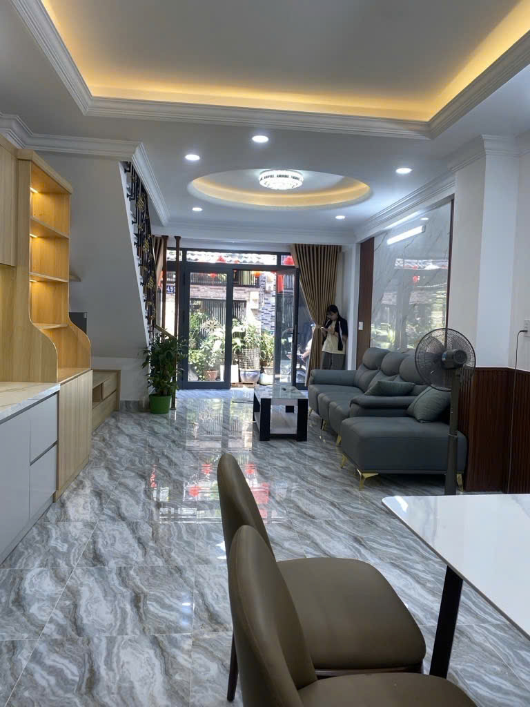 Nhà mới 1 căn ra mặt tiền đường số Tân Kiểng Q 7 Ngang 4 x10 có 5 tỷ