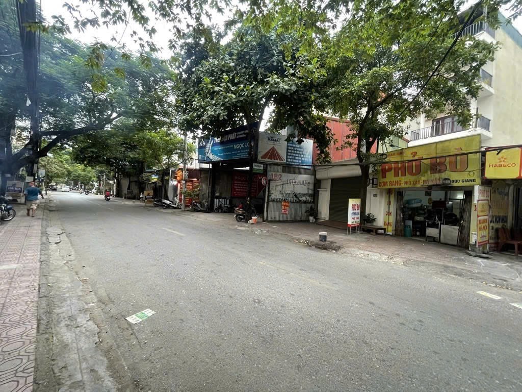 NHÀ MẶT TIỀN - KINH DOANH ĐỈNH - BÁN CĂN NHÀ Tại ĐỨC GIANG, LONG BIÊN, HÀ NỘI