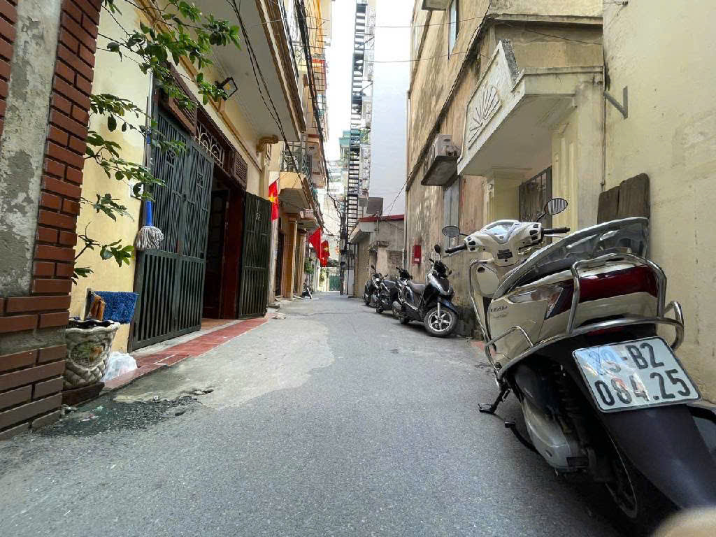 Siêu phẩm Nhà Tây Hồ , 65m, 5 tầng, oto đỗ cửa, 2 thoáng trước và sau, có ô chờ thang máy, có oto sửa lại cửa là oto