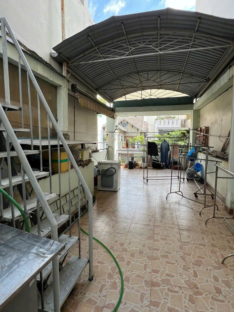 Bán nhà mặt tiền đường C18 - Lê Trung Nghĩa, khu K300, CN: 110m2, 4 tầng - Giá bán 27.5 tỷ