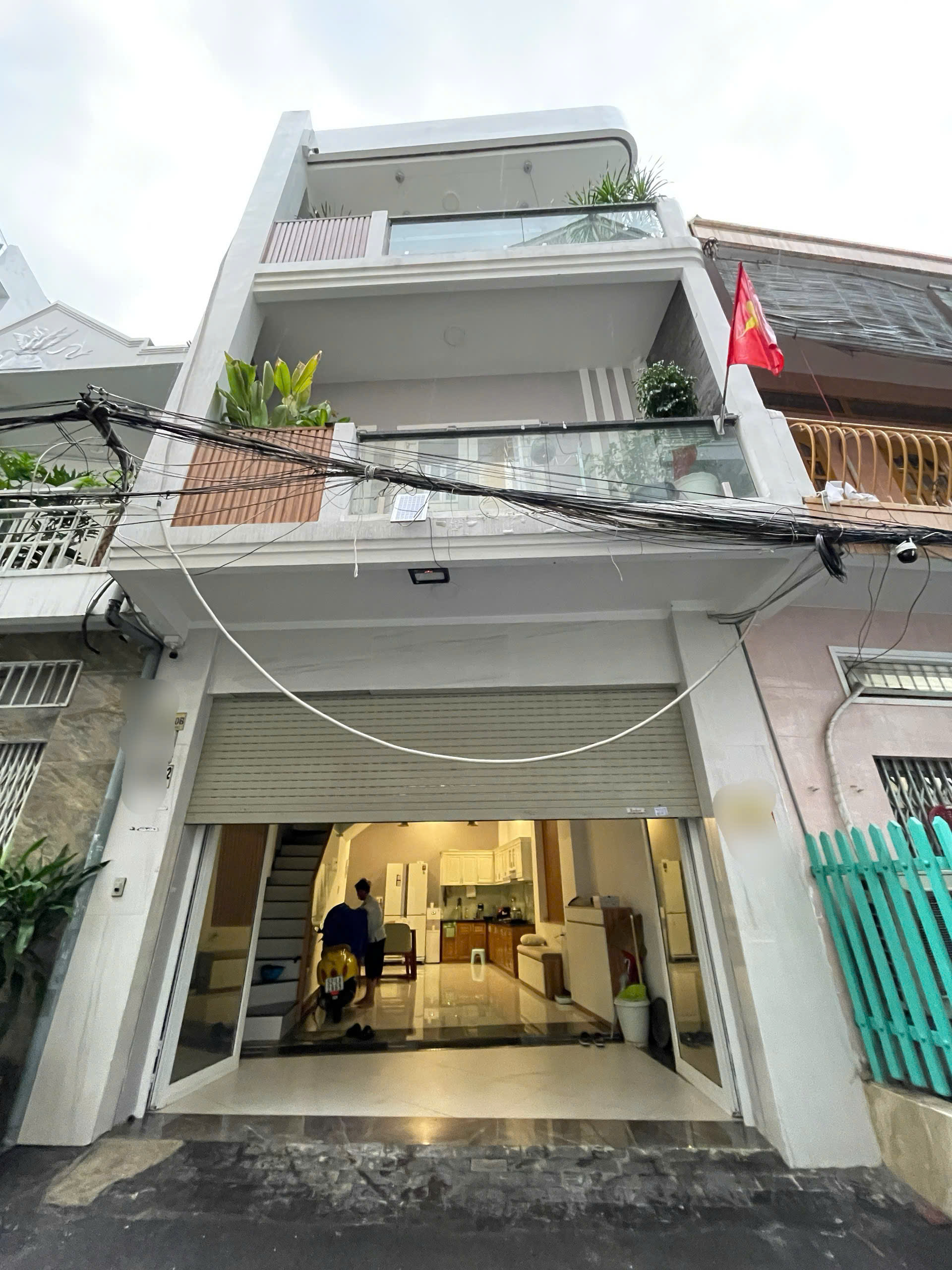 HXH tránh - Tân Cảng - P.25 - 50m2 ( 4.5 x11 )- 3 tầng - 4PN - Gara ô tô - chỉ 11 tỷ TL