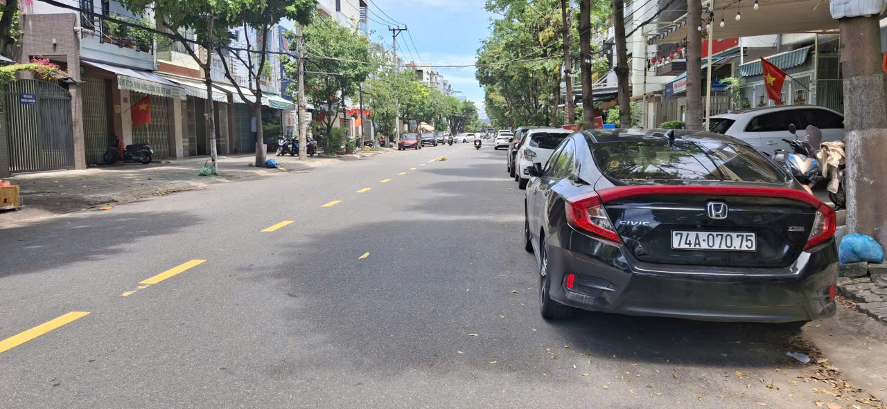 Nhà 2.5 tầng đất 101m2 – mặt tiền đường10.5m lề 5m – sát lô góc, trung tâm Hải Châu 13 tỷ