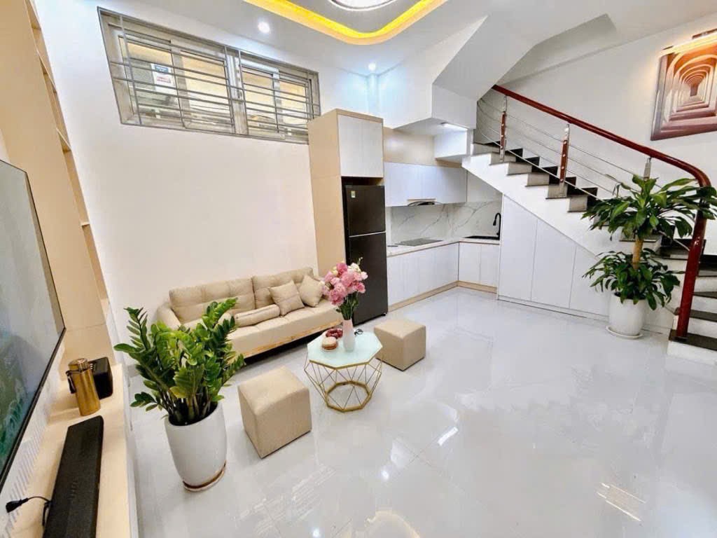 HOT HOT CẦN BÁN NHANH NHÀ TRUNG TÂM ĐỐNG ĐA NGÃ 4 SỞ- FULL Nội thất-NHÀ MỚI Ở NGAY