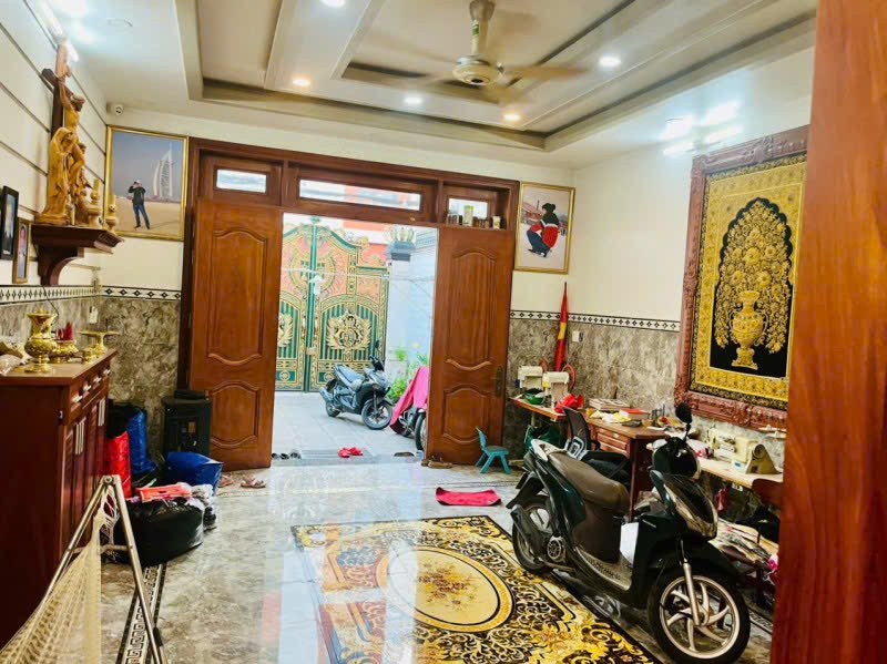 CHỦ ĐỊNH CƯ NƯỚC NGOÀI – CẦN BÁN GẤP BIỆT THỰ ĐẸP GIÁ TỐT Giảm Sốc 2,6 Tỷ – Giá Mới Chỉ Còn 12,9 Tỷ!