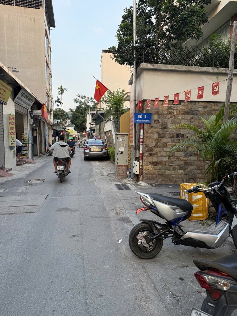 (Hiếm) Thửa đất đẹp Phú Thượng - ngõ thông - oto qua nhà - 15m ra mặt phố - 64m2 giá nhỉnh 12 tỷ